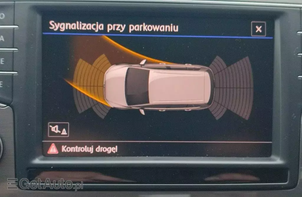 VOLKSWAGEN Golf Sportsvan 