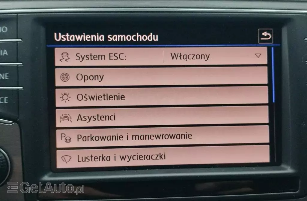 VOLKSWAGEN Golf Sportsvan 