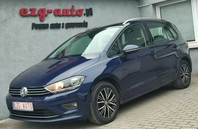 VOLKSWAGEN Golf Sportsvan 