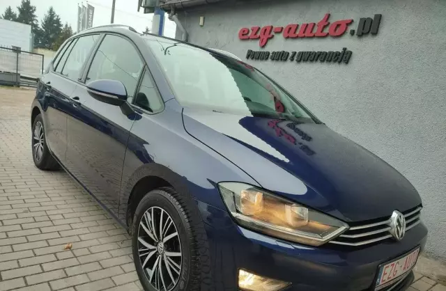 VOLKSWAGEN Golf Sportsvan 