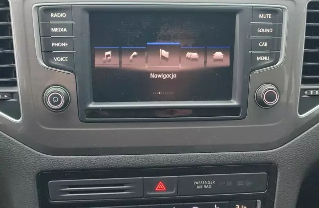 VOLKSWAGEN Golf Sportsvan 