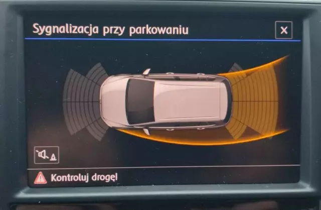 VOLKSWAGEN Golf Sportsvan 