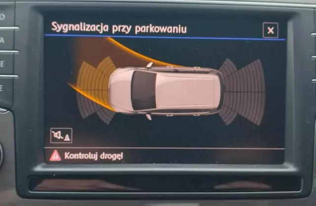 VOLKSWAGEN Golf Sportsvan 