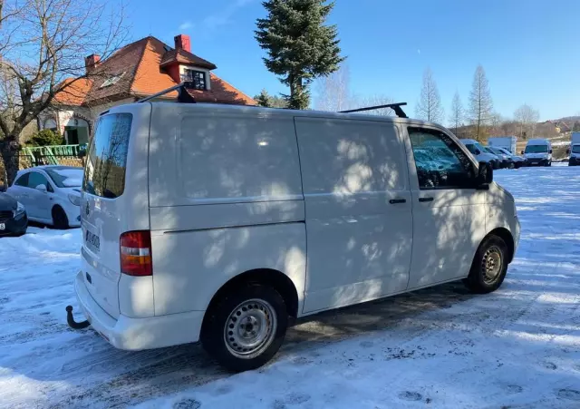 VOLKSWAGEN Transporter T5 