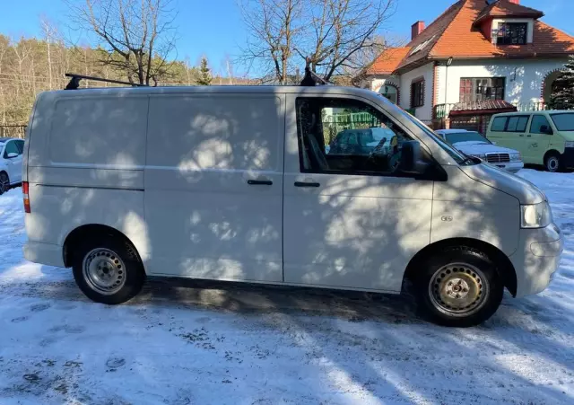 VOLKSWAGEN Transporter T5 