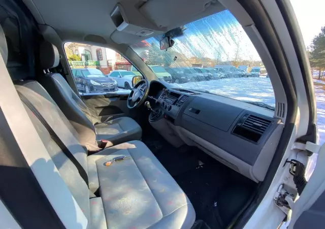 VOLKSWAGEN Transporter T5 
