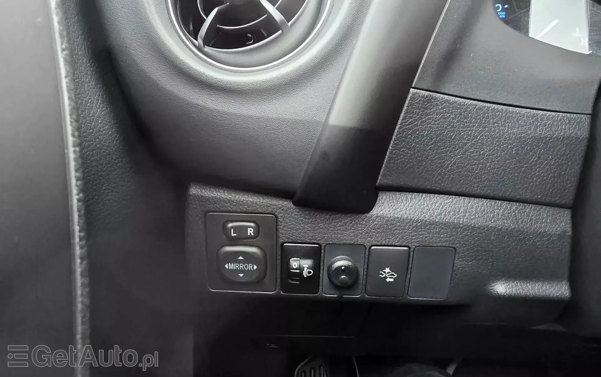 TOYOTA Corolla 1.4 D-4D (90 KM)