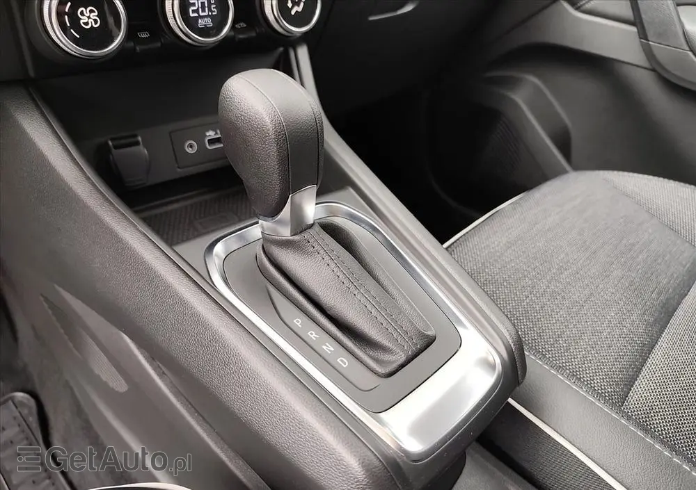 RENAULT Captur 1.3 TCe mHEV Techno EDC
