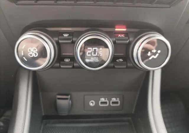 RENAULT Captur 1.3 TCe mHEV Techno EDC