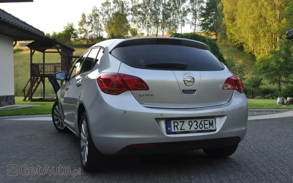 OPEL Astra 1.6 Cosmo
