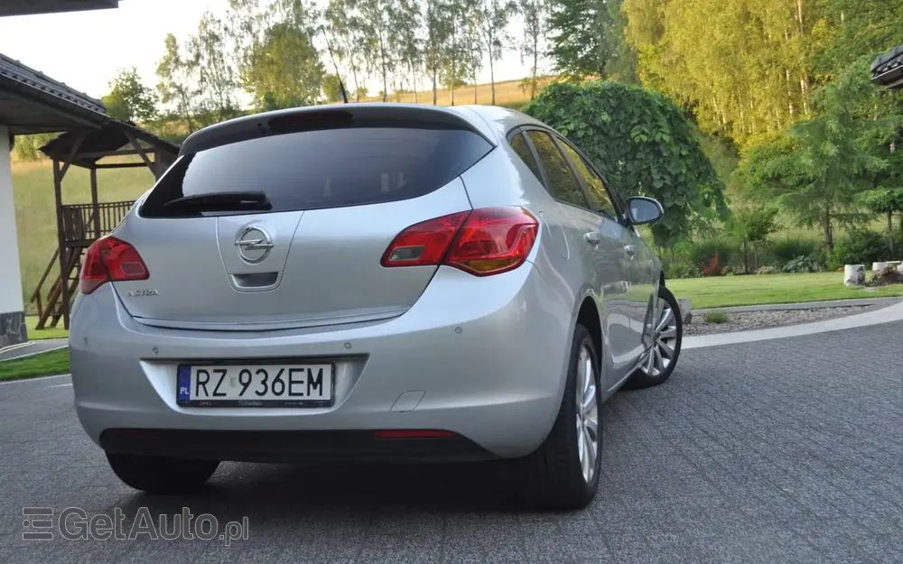 OPEL Astra 1.6 Cosmo