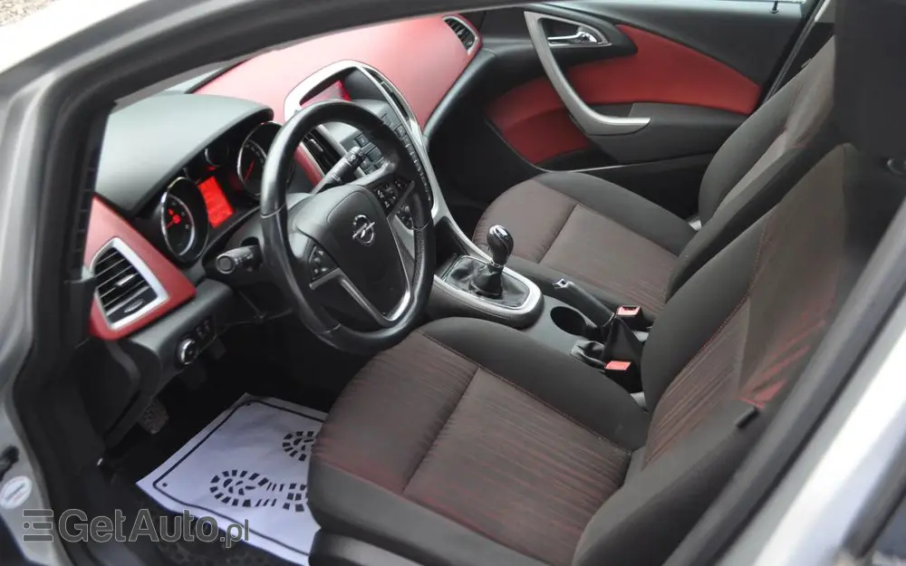 OPEL Astra 1.6 Cosmo