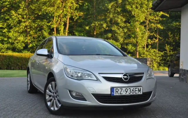 OPEL Astra 1.6 Cosmo