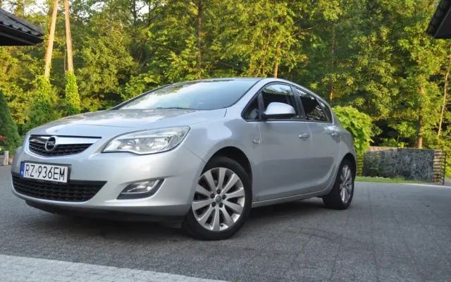 OPEL Astra 1.6 Cosmo
