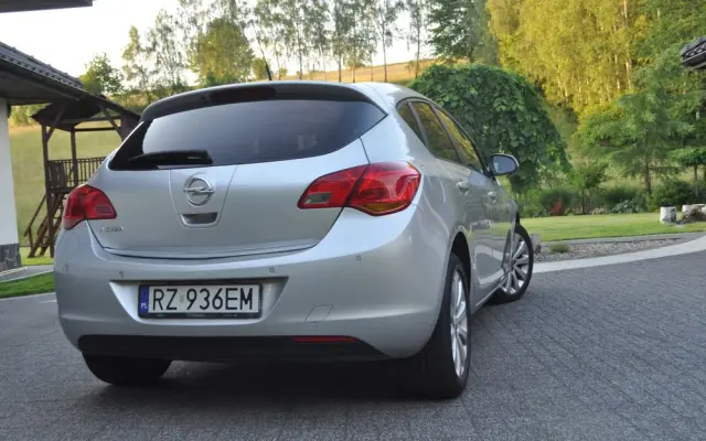 OPEL Astra 1.6 Cosmo