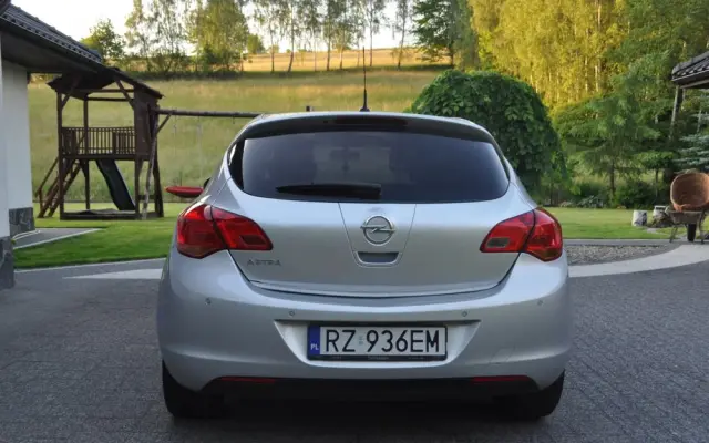 OPEL Astra 1.6 Cosmo