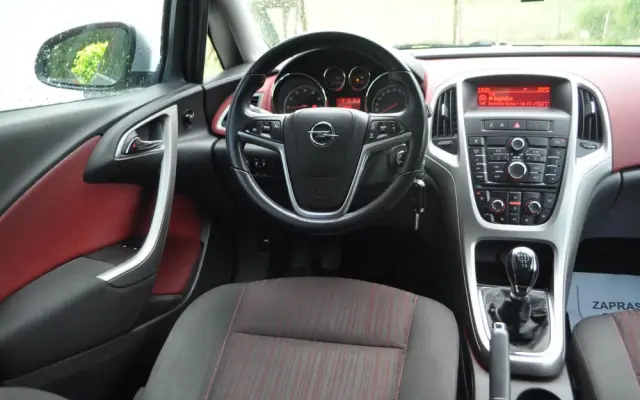 OPEL Astra 1.6 Cosmo