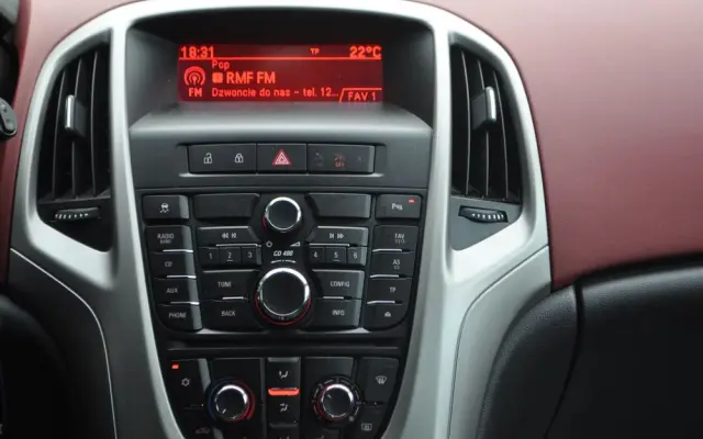 OPEL Astra 1.6 Cosmo