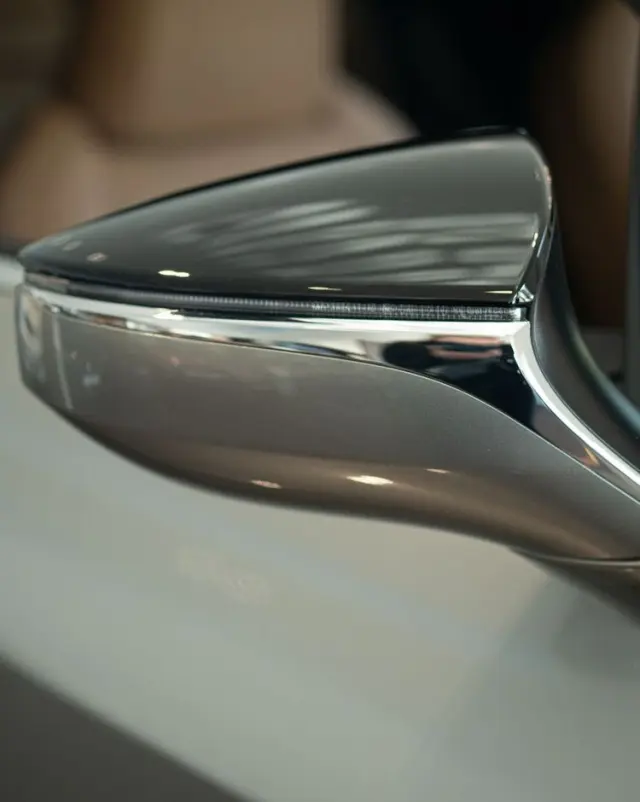 LEXUS UX 300h F Sport Design