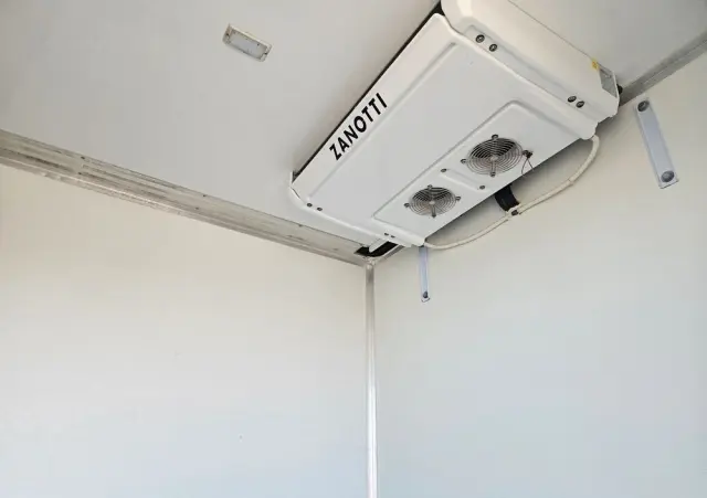 IVECO Daily 72-180, 3.0 lirty 10 palet winda , multitemperatura, dwie komory 