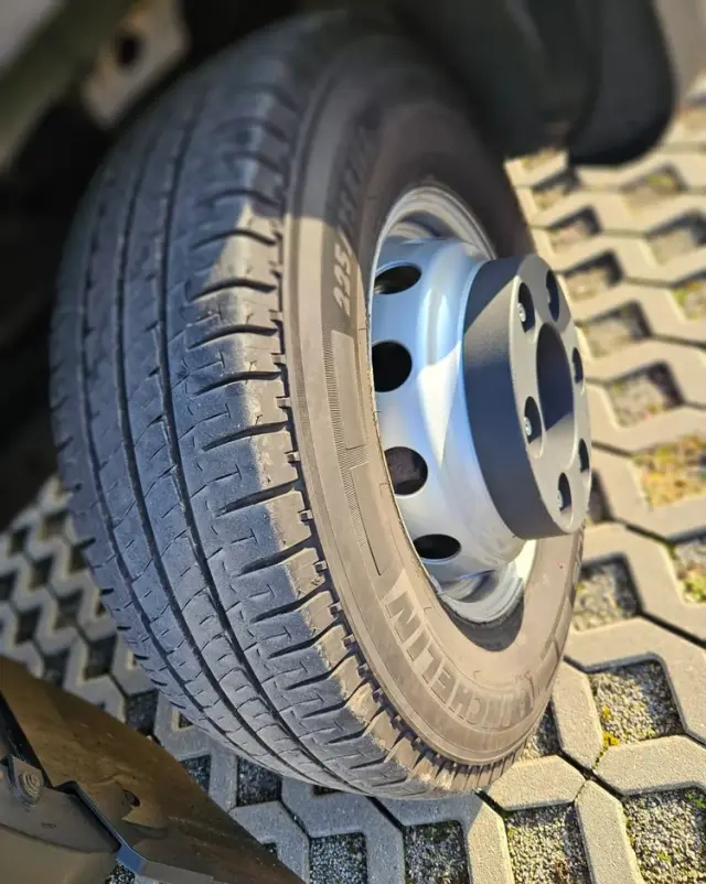 IVECO Daily 72-180, 3.0 lirty 10 palet winda , multitemperatura, dwie komory 