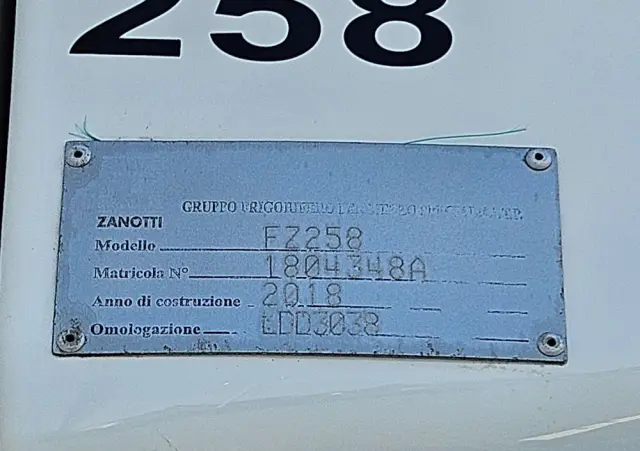 IVECO Daily 72-180, 3.0 lirty 10 palet winda , multitemperatura, dwie komory 