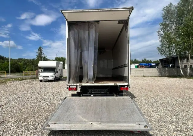 IVECO 72c18 daily automat izoterma Chlodnia carrier mroźnia winda 6,20 długi thermo king 