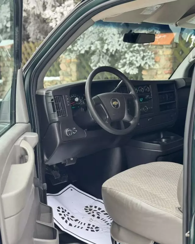 CHEVROLET Express 