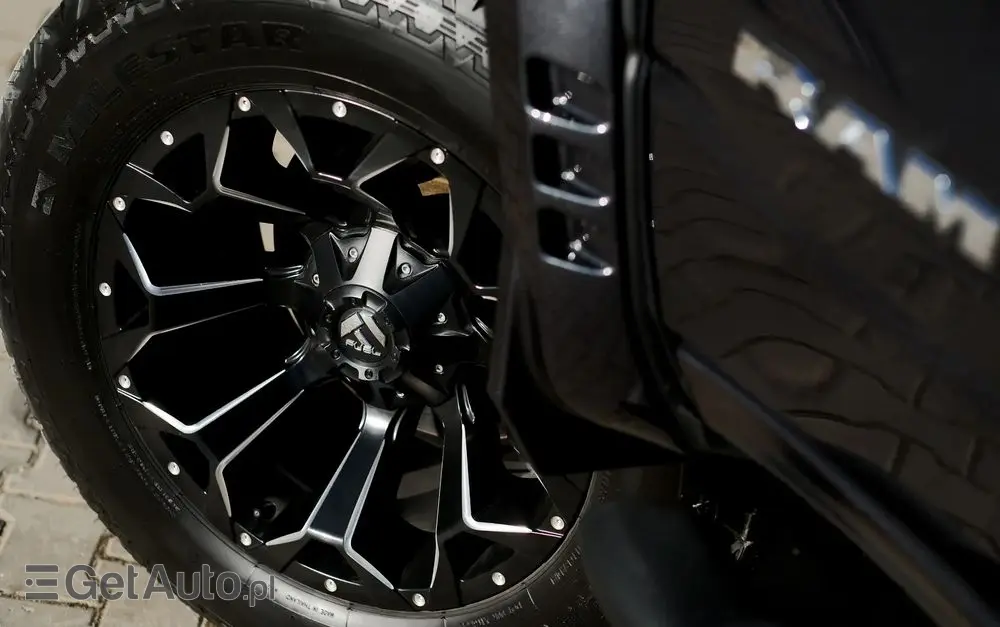 RAM 1500 5.7 Crew Cab Shortbed Bighorn Chrome