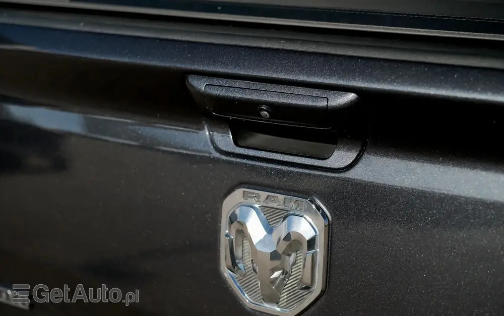 RAM 1500 5.7 Crew Cab Shortbed Bighorn Chrome