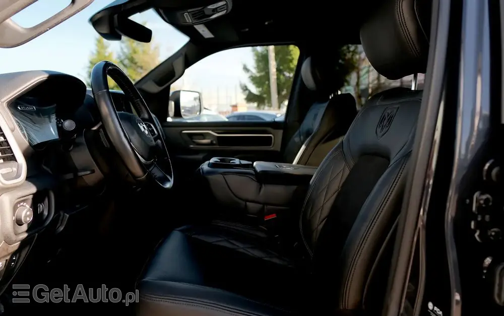 RAM 1500 5.7 Crew Cab Shortbed Bighorn Chrome