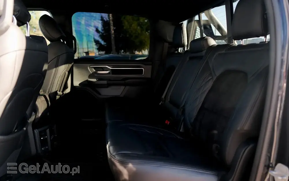 RAM 1500 5.7 Crew Cab Shortbed Bighorn Chrome