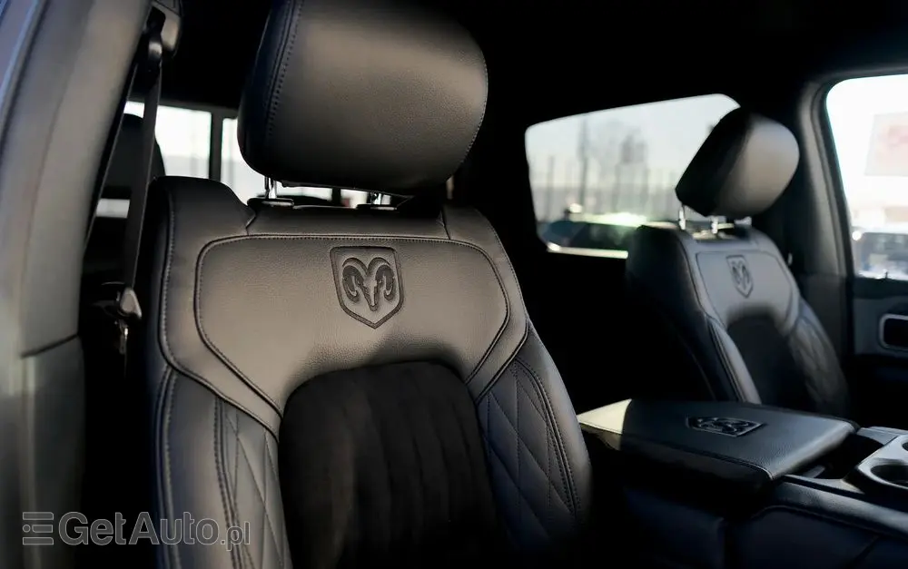 RAM 1500 5.7 Crew Cab Shortbed Bighorn Chrome