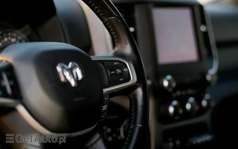 RAM 1500 5.7 Crew Cab Shortbed Bighorn Chrome