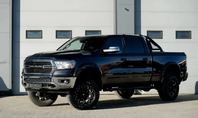 RAM 1500 5.7 Crew Cab Shortbed Bighorn Chrome