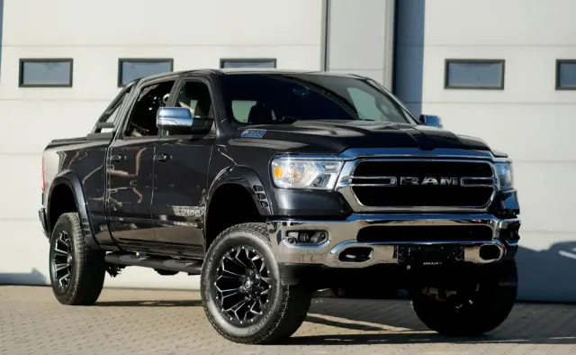 RAM 1500 5.7 Crew Cab Shortbed Bighorn Chrome