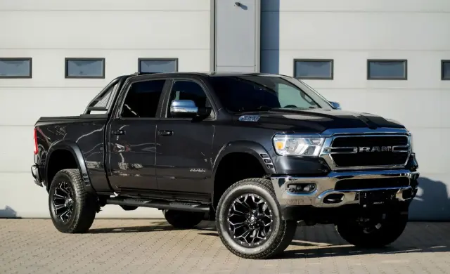 RAM 1500 5.7 Crew Cab Shortbed Bighorn Chrome