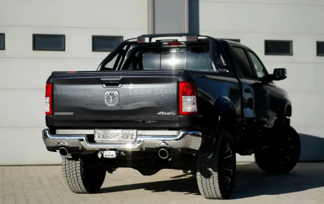 RAM 1500 5.7 Crew Cab Shortbed Bighorn Chrome