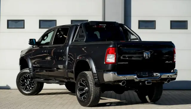 RAM 1500 5.7 Crew Cab Shortbed Bighorn Chrome