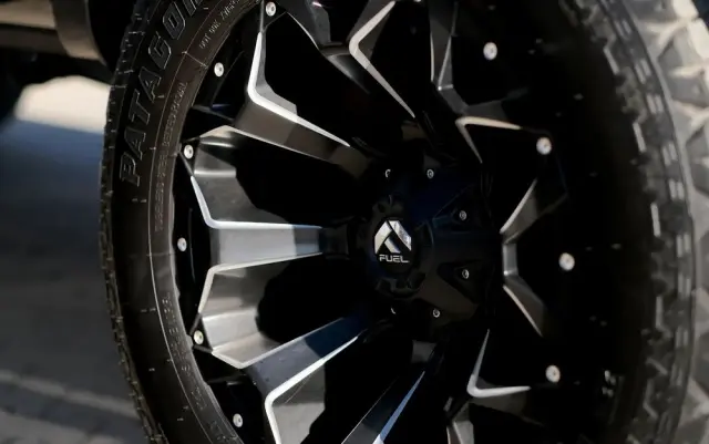 RAM 1500 5.7 Crew Cab Shortbed Bighorn Chrome