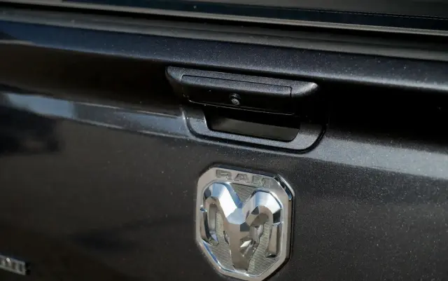 RAM 1500 5.7 Crew Cab Shortbed Bighorn Chrome