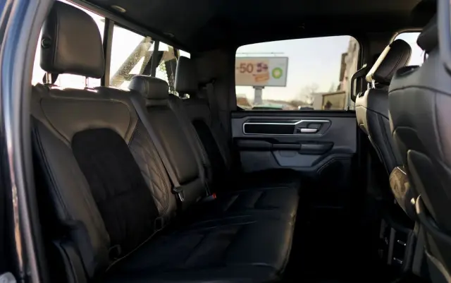 RAM 1500 5.7 Crew Cab Shortbed Bighorn Chrome