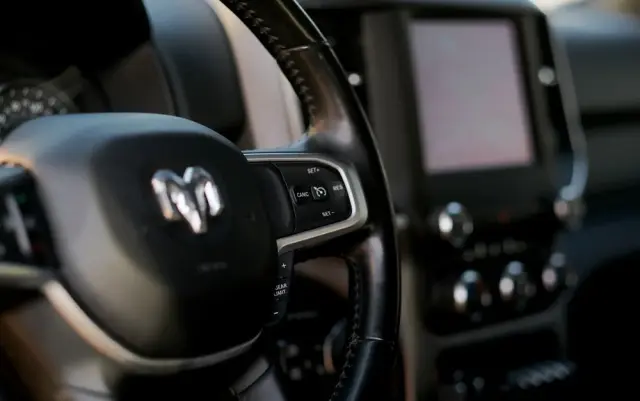 RAM 1500 5.7 Crew Cab Shortbed Bighorn Chrome