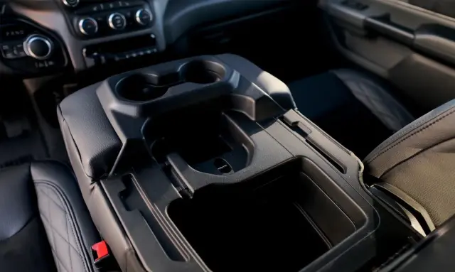 RAM 1500 5.7 Crew Cab Shortbed Bighorn Chrome