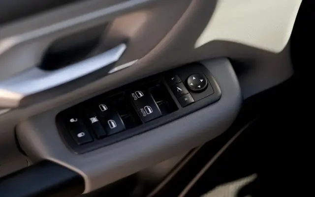 RAM 1500 5.7 Crew Cab Shortbed Bighorn Chrome