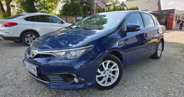 TOYOTA Auris Hybrid 135 Comfort