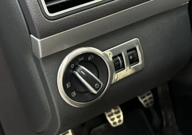 VOLKSWAGEN Touran 1.6 TDI DPF BlueMotion Technology Comfortline