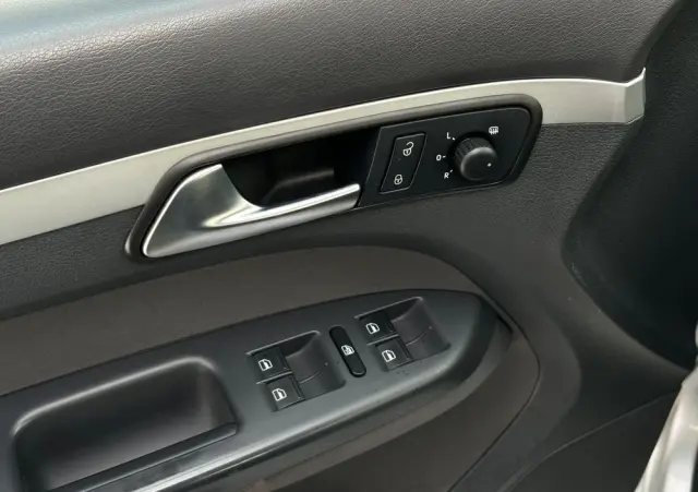 VOLKSWAGEN Touran 1.6 TDI DPF BlueMotion Technology Comfortline