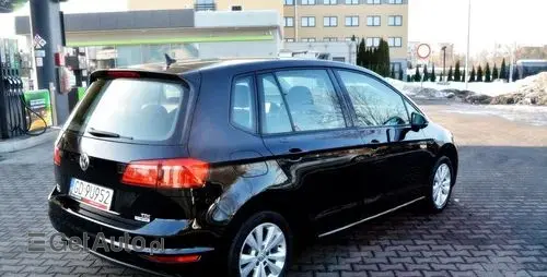 VOLKSWAGEN Golf Sportsvan 