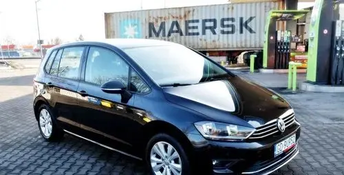 VOLKSWAGEN Golf Sportsvan 
